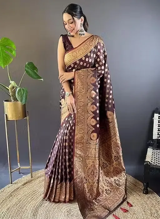 [681325833] Soft Silk Saree with Traditional Figural Print & Heavy Zari Border
