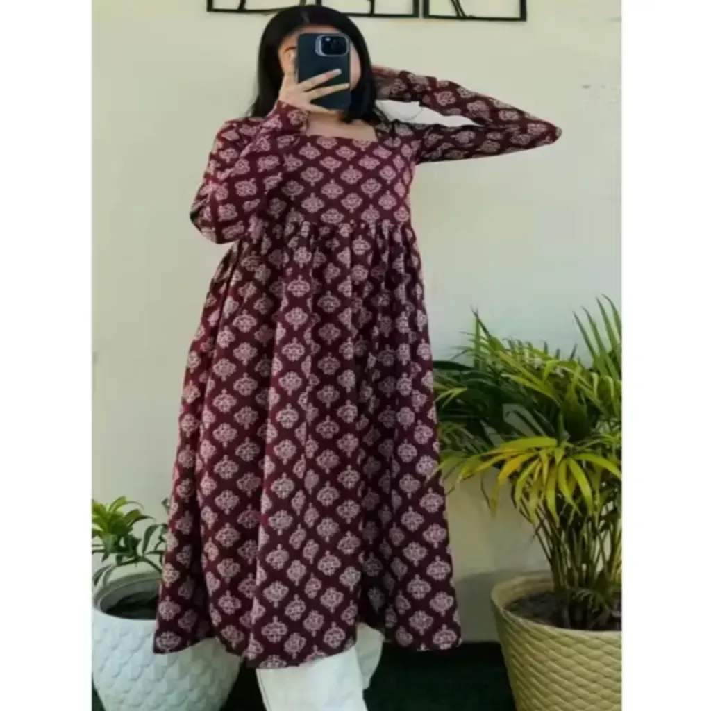 Voguish Naira Cut Kurti – Printed Rayon Long Sleeve Kurti (XS)